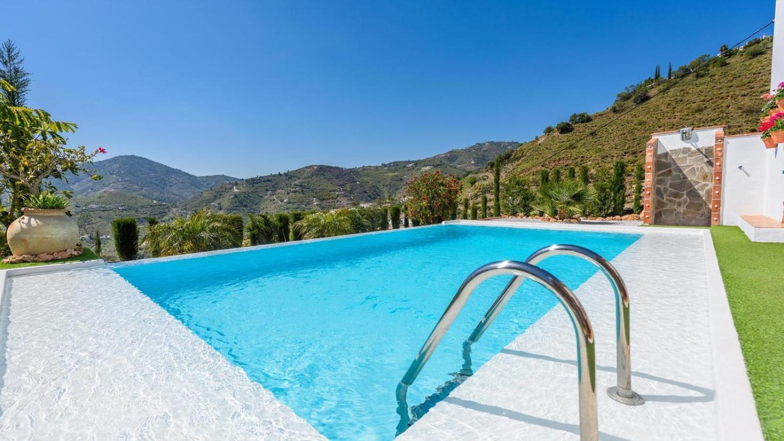 Villa Las Palmeras De Torrox By Ruralidays Exterior photo